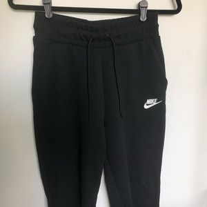 Brand new tech fleece sweats!